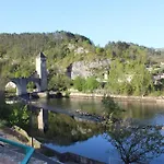 Centre CAHORS - Vue imprenable sur le PONT VALENTRE - Au bord de la rivière